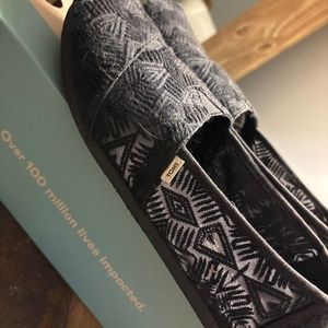 TOMS black lace geo shoes
